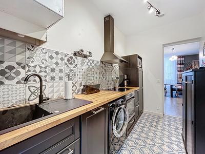 Immeuble - 180 m² - 9 pièces