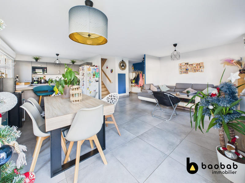 Appartement - 90 m² - 4 pièces