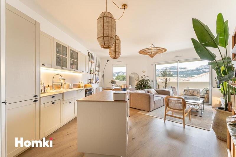 Appartement - 80 m² - 3 pièces