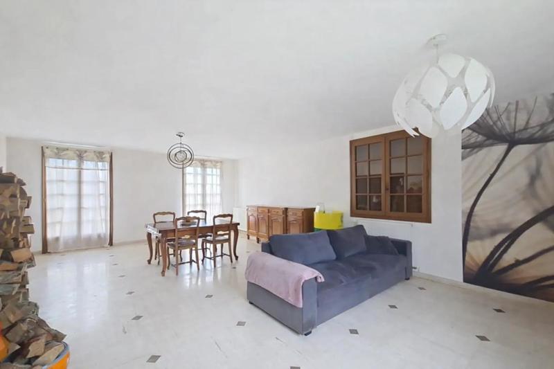 Maison - 186 m² - 7 pièces