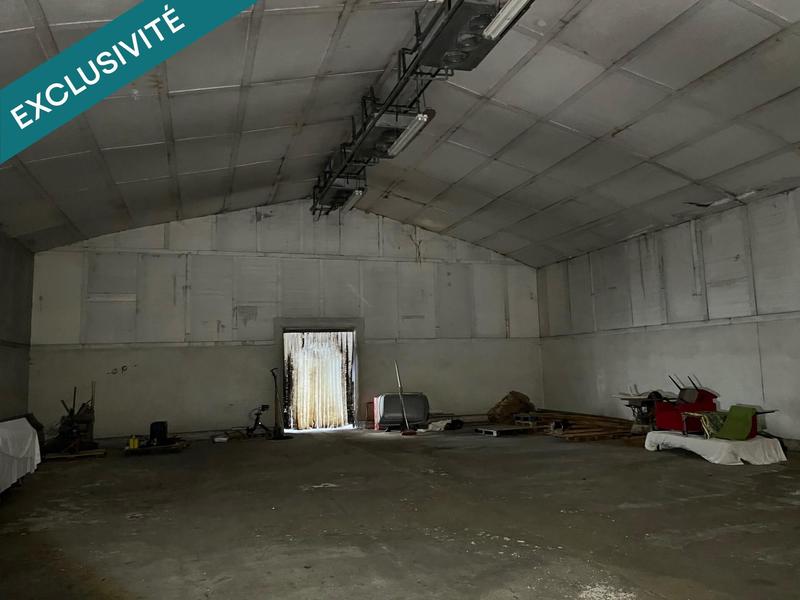 Local commercial - 675 m² - 1 pièce
