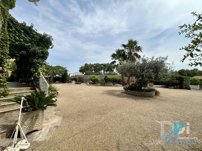 Maison - 218 m² - 6 pièces