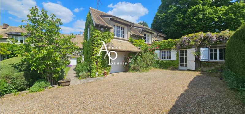 Maison - 301 m² - 9 pièces