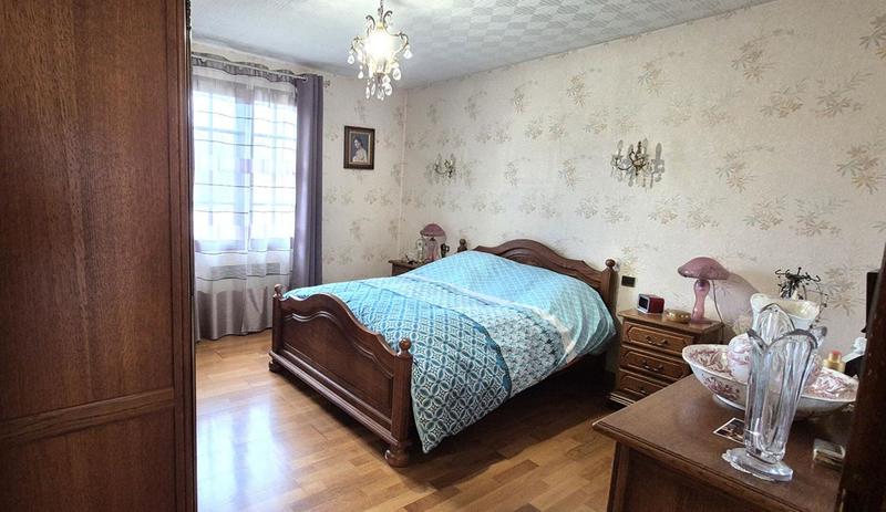 Maison - 177 m² - 7 pièces