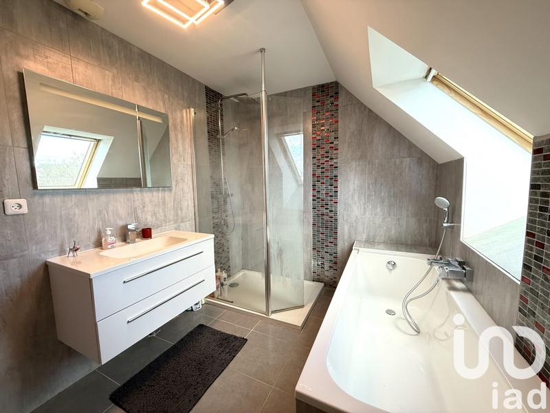 Maison - 103 m² - 5 pièces