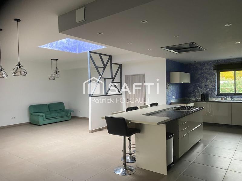 Maison - 278 m² - 8 pièces