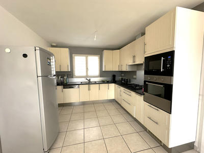 Villa - 100 m² - 5 pièces