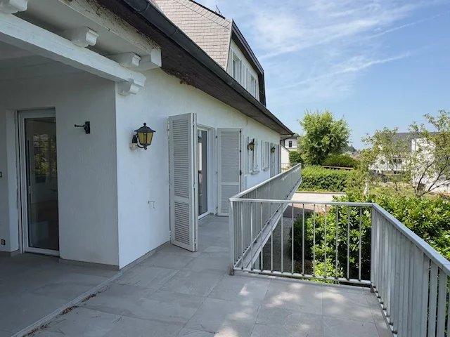 Maison - 310 m² - 6 pièces