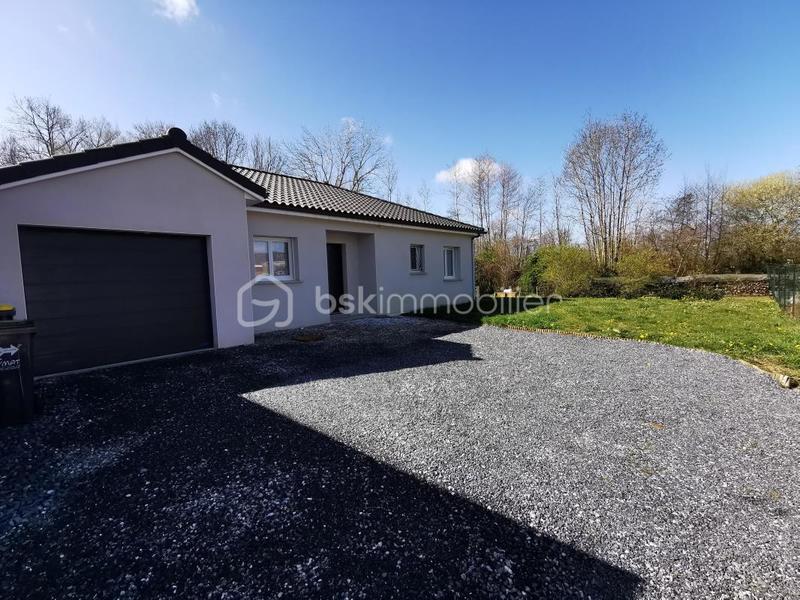 Maison - 92 m² - 4 pièces