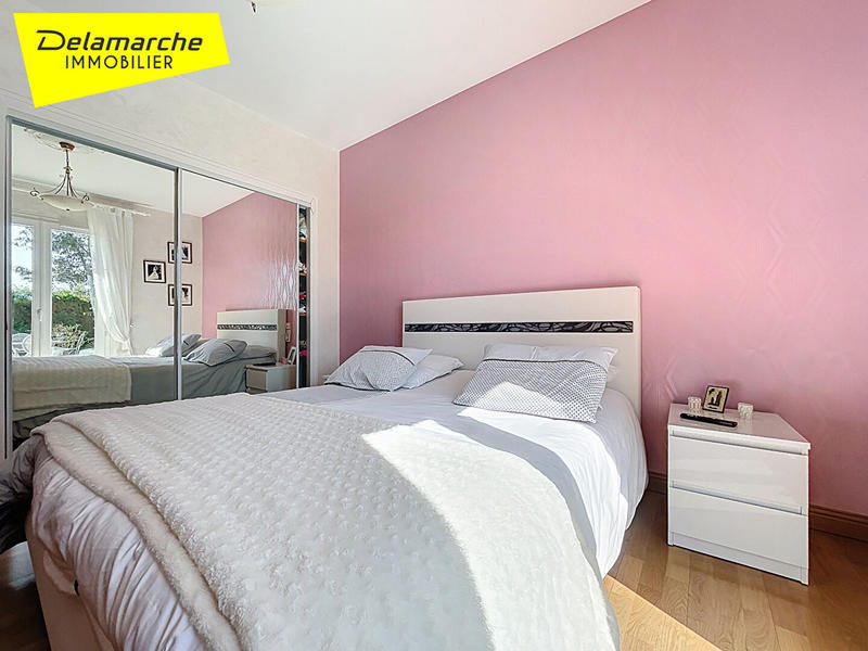 Maison - 242 m² - 9 pièces