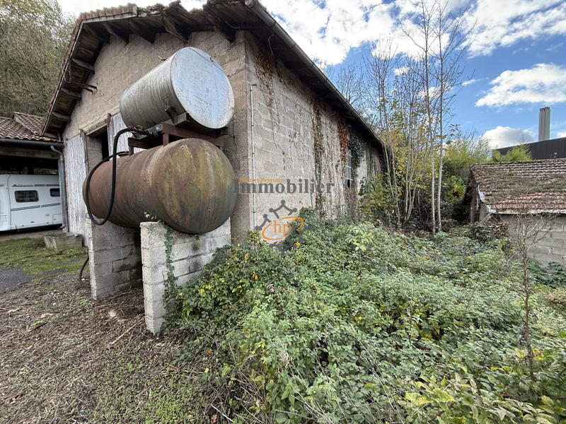 Maison - 340 m² - 2 pièces