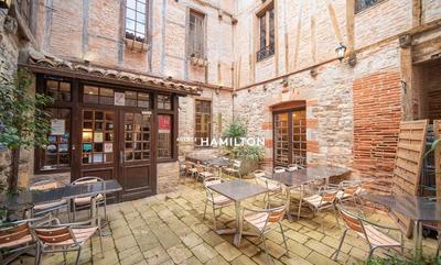 Demeure - 324 m² - 12 pièces