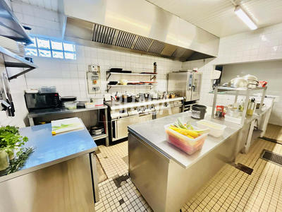 Fonds de commerce - Magasins - 125 m²