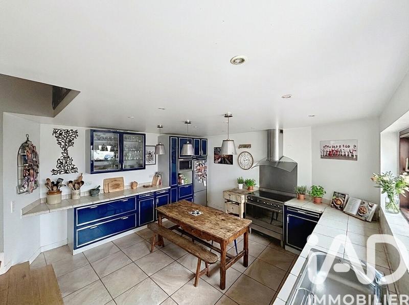 Maison - 260 m² - 7 pièces