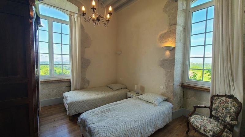 Demeure - 490 m² - 12 pièces