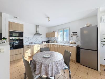 Maison - 104 m² - 4 pièces