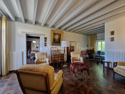 Propriété - 417 m² - 11 pièces