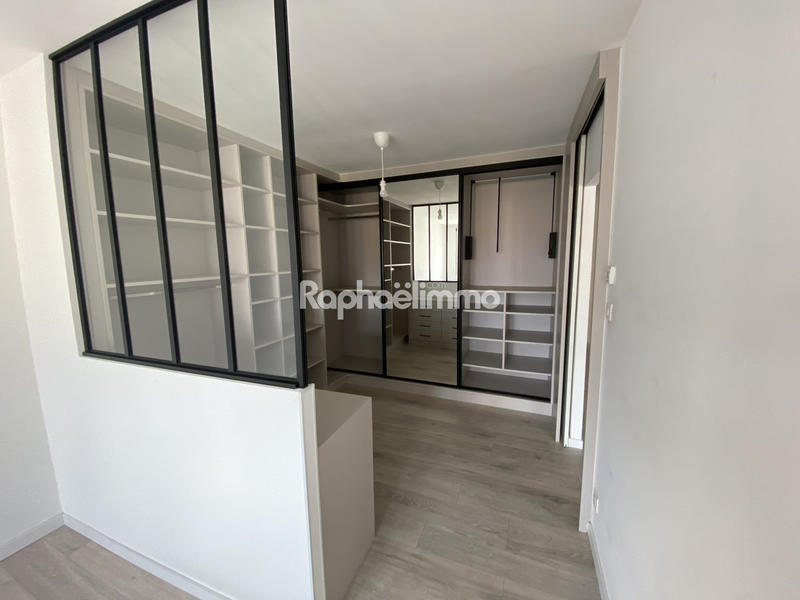 Appartement - 90 m² - 3 pièces