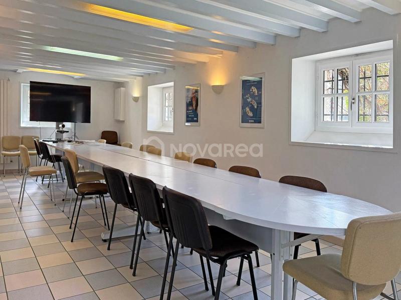 Bureau - 488 m² - 15 pièces