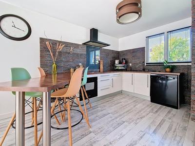 Maison - 90 m² - 5 pièces