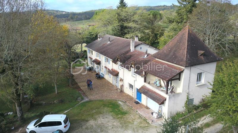 Maison de domaine équestre - 323 m² - 8 pièces