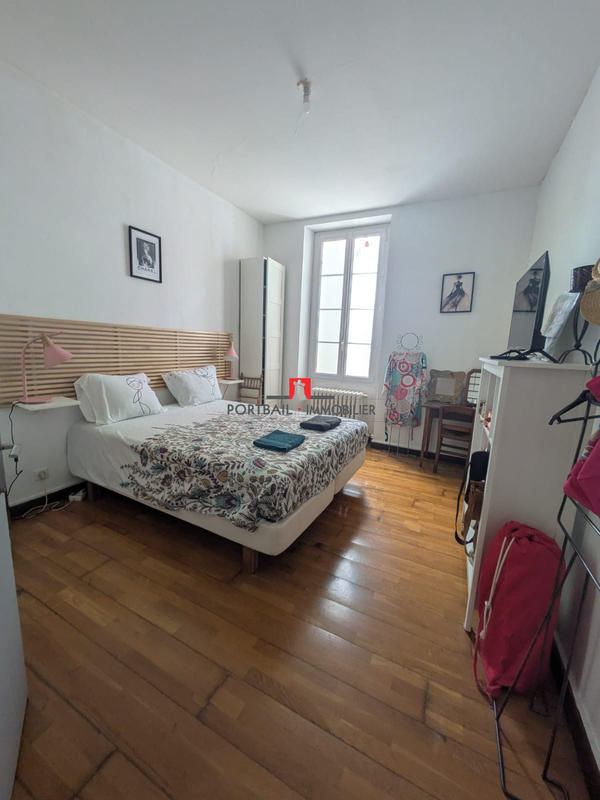 Maison - 243 m² - 10 pièces