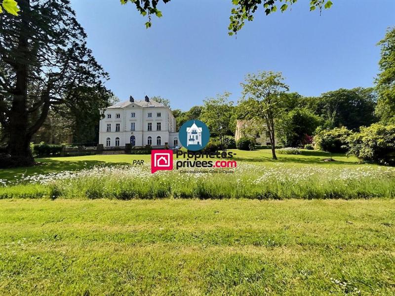 Maison - 600 m² - 32 pièces