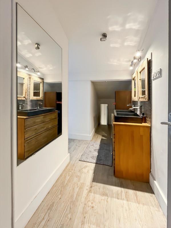 Maison - 240 m² - 8 pièces