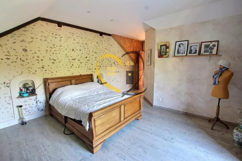 Propriété - 365 m² - 12 pièces