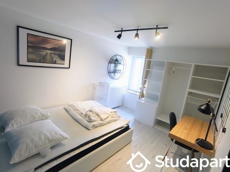 Chambre - 241 m² - 1 pièce