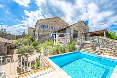 Maison - 354 m² - 14 pièces