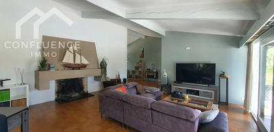 Maison - 200 m² - 7 pièces