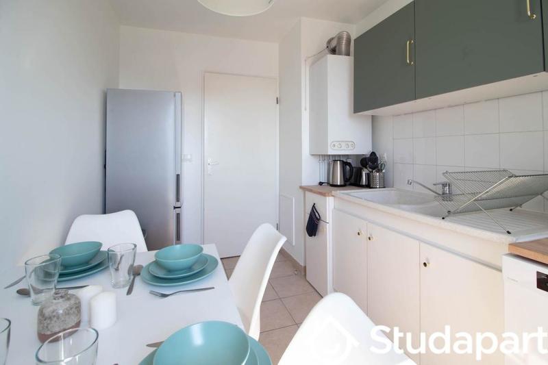 Chambre - 11 m² - 1 pièce