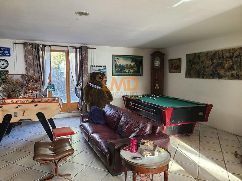 Mas - 350 m² - 6 pièces