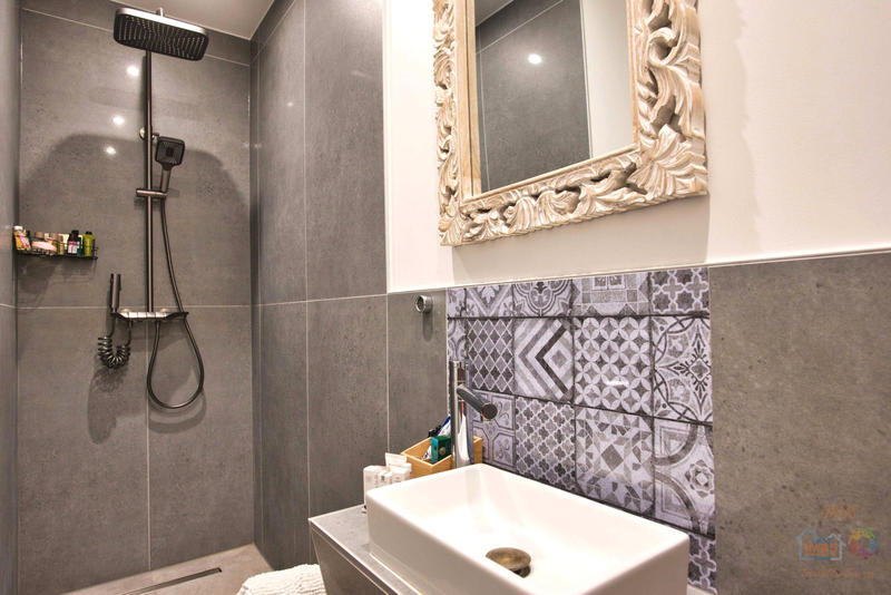 Maison contemporaine - 210 m² - 7 pièces