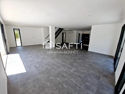 Maison - 152 m² - 8 pièces