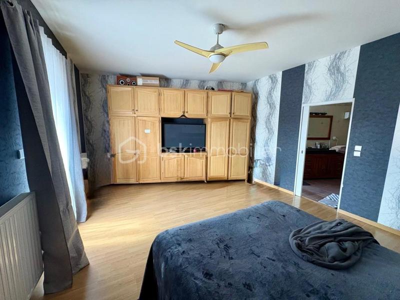 Maison traditionnelle - 245 m² - 7 pièces