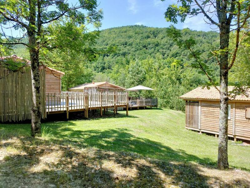 Propriété - 360 m² - 13 pièces