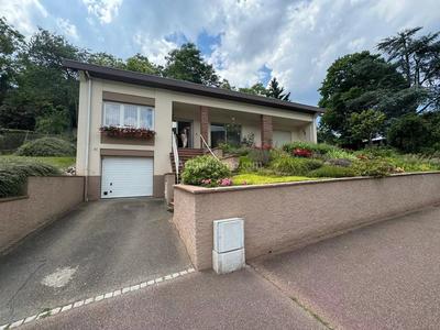 Maison - 234 m² - 8 pièces