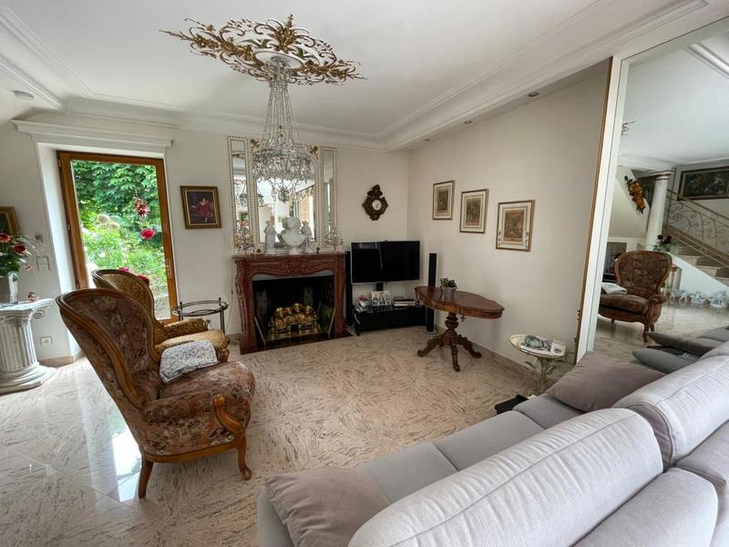 Maison - 400 m² - 3 pièces