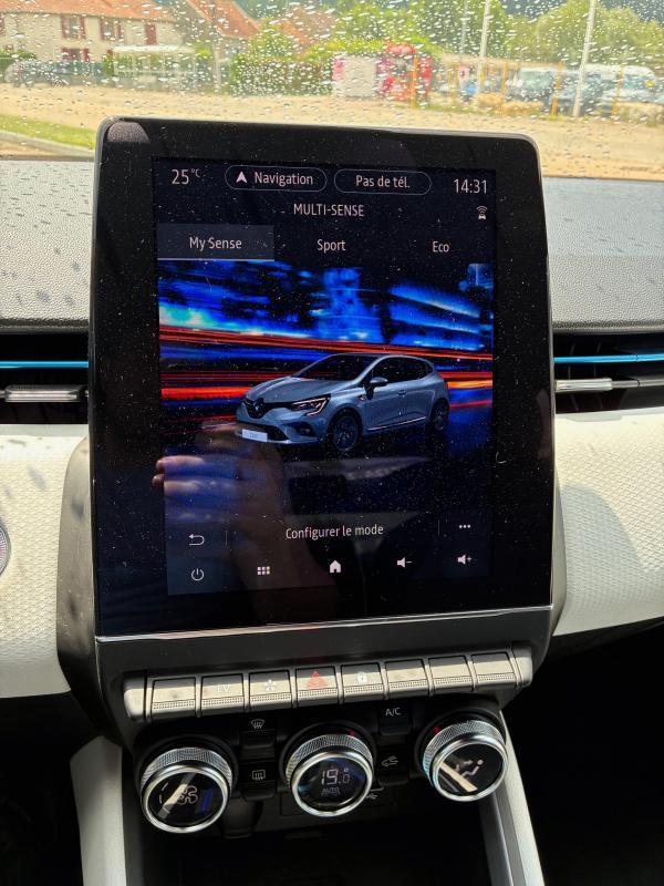 Renault Clio V 1.6 E-Tech Hybrid First