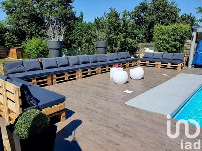 Maison - 330 m² - 8 pièces