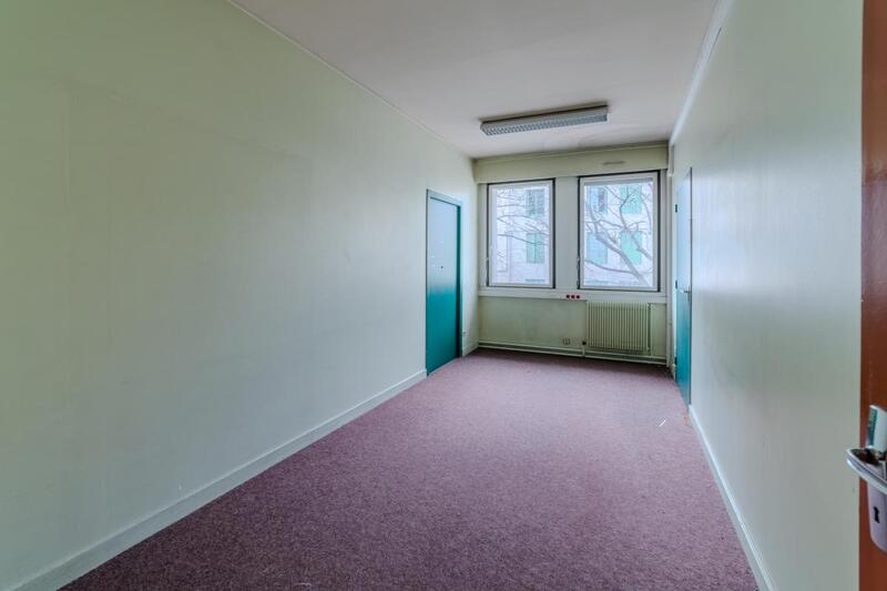 Bureau - 1 823 m²