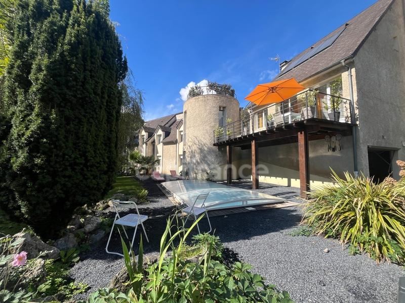 Maison - 472 m² - 15 pièces