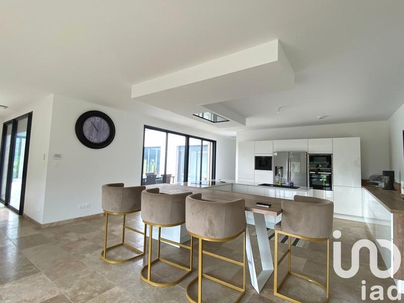 Maison - 212 m² - 6 pièces