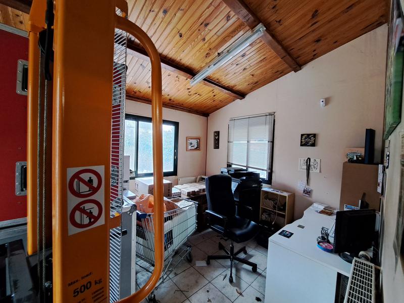 Maison - 300 m² - 4 pièces