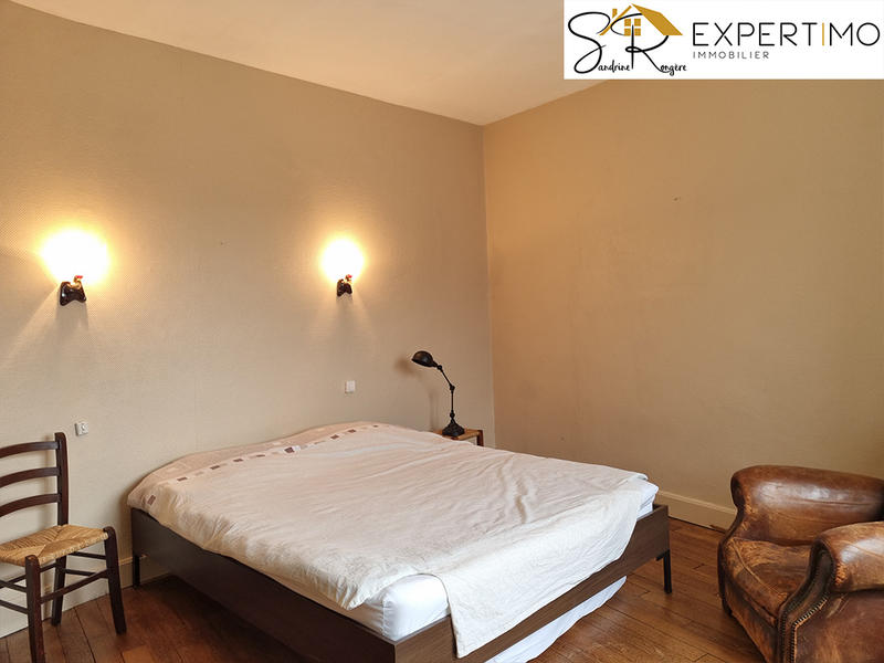 Maison - 228 m² - 9 pièces