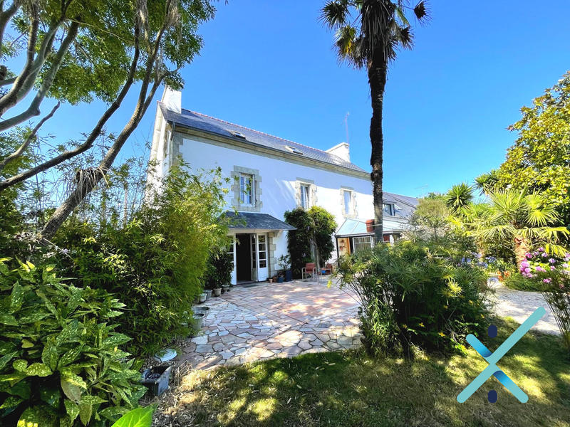 Maison - 280 m² - 11 pièces