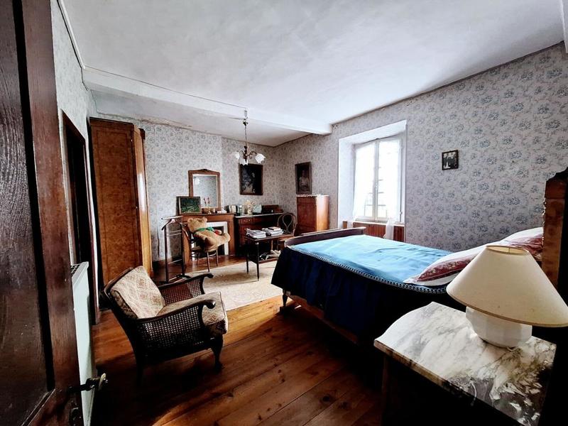 Maison de village - 310 m² - 12 pièces