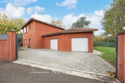 Maison - 159 m² - 7 pièces